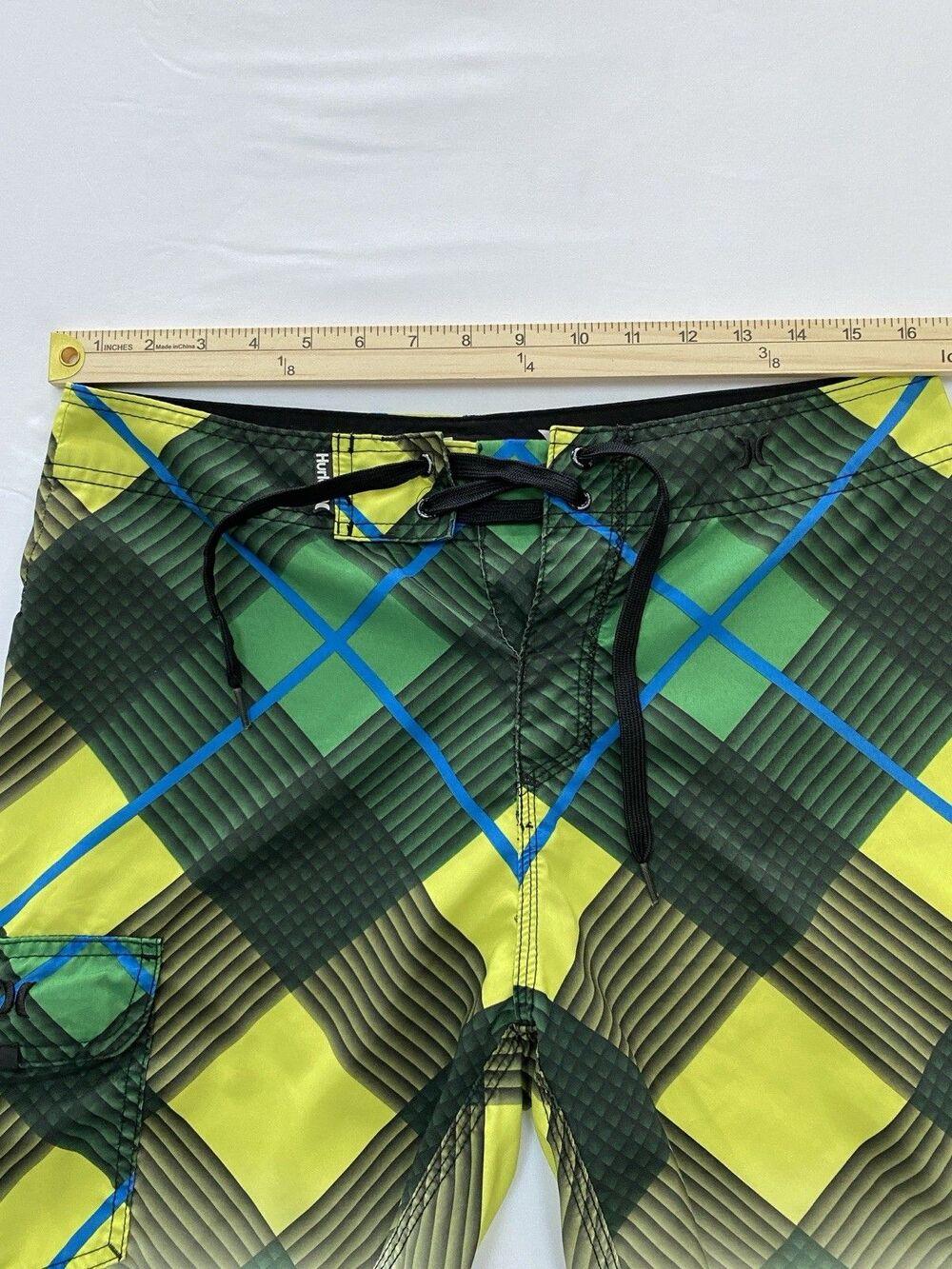 Hurley Mens Size 30 Plaid Boardshorts Green Yellow Swim Trunks Beachwear - Picture 3 of 6